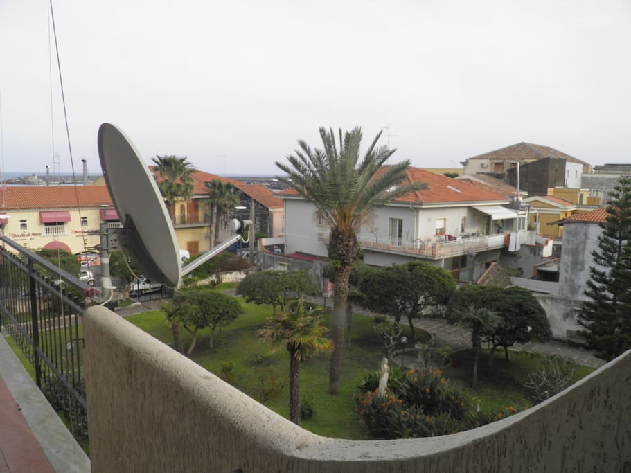 vista dal balcone sul giardino
