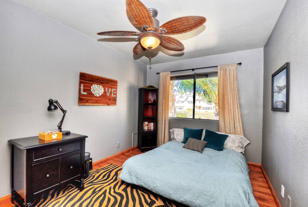 Loft Queen bedromm