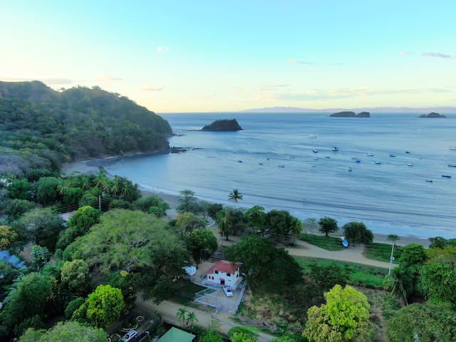 CocoInka- Beachfront house - 3 bedroom- 2 Bathroom