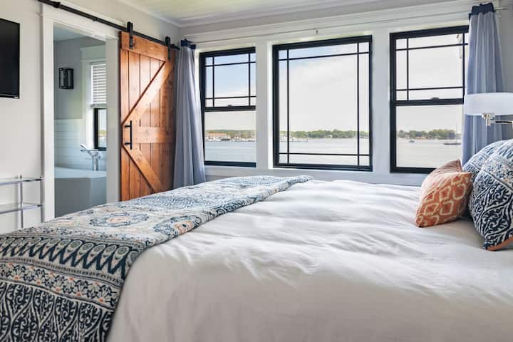 Waterfront - Harbor View Landing - The Mystic - Second Floor Only