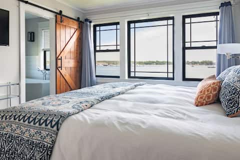 Waterfront - Harbor View Landing - The Mystic - Second Floor Only