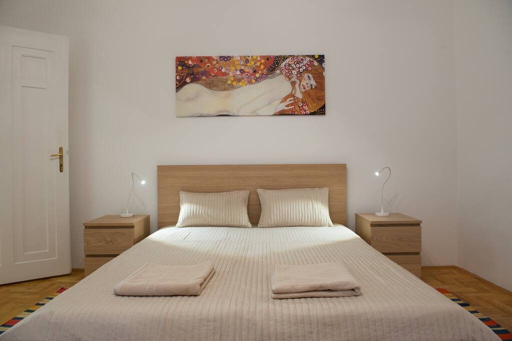 ...the same bedroom...