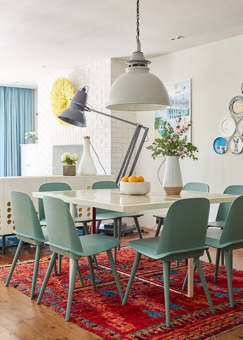 Open plan living-dining area