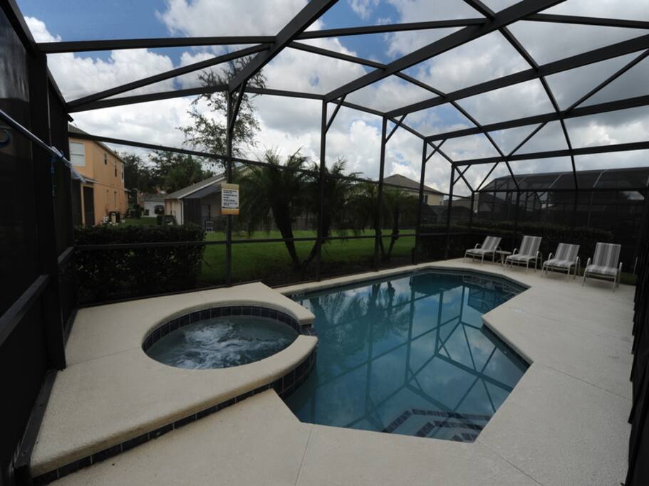 Pool & Spa