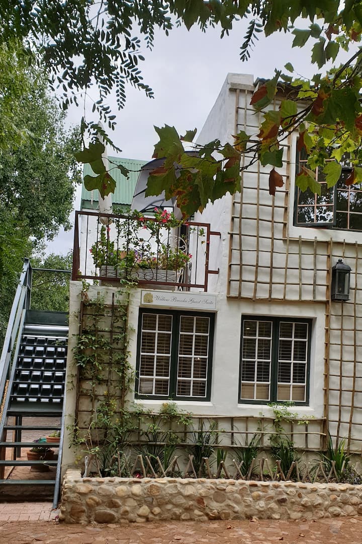 Parkiralište uz stepenice do apartmana za goste