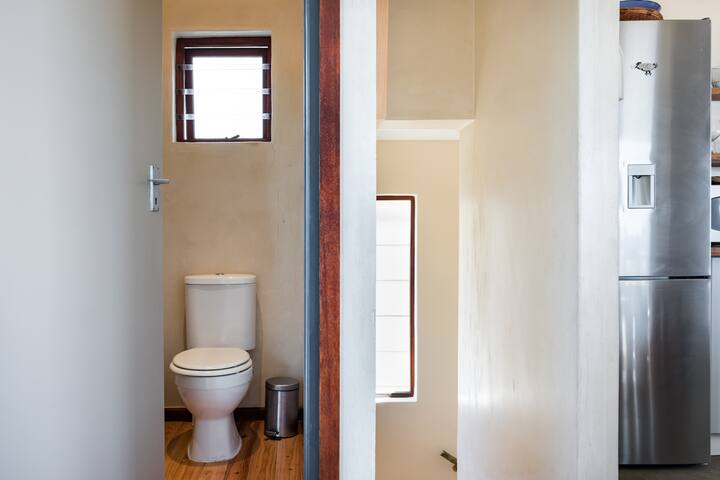 Swim in Tidal Pools, sunny house with fireplace gallery image 3