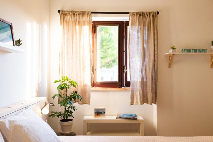 Coyote surfclub Ericeira | room 2