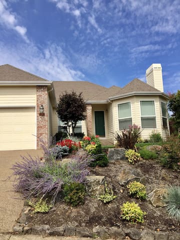 Golf course community 3 bedroom 2 bath – eclipse.