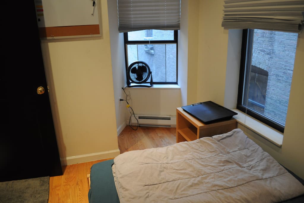 Another room view, AC wasn't there for the picture but is now