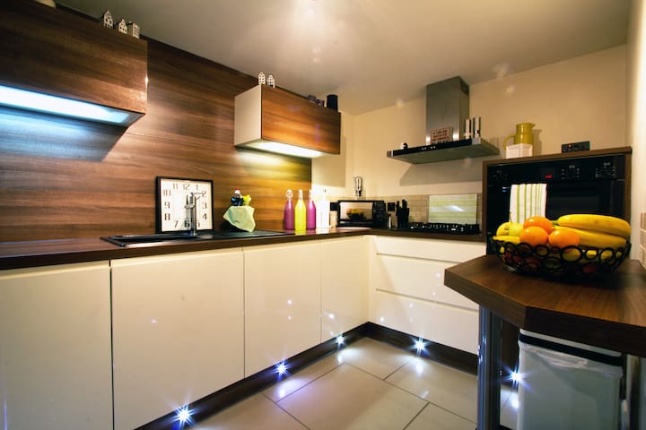 Central New Town Apartment – Licence EH-69656-F