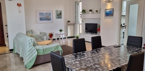 Proprietà Airbnb di successo: "La vie en rose" flat apartment a Sestri Levante