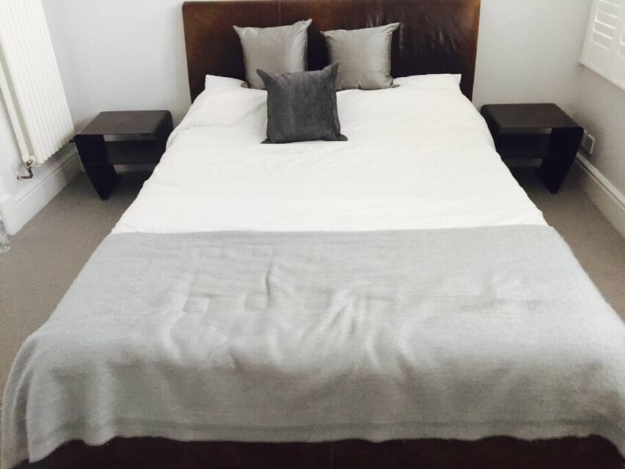 Kingsize Bed