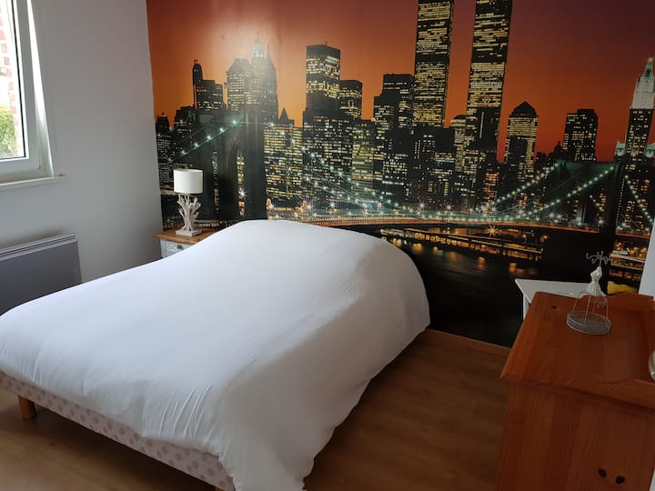 Dormitorio 2 con una cama matrimonial 