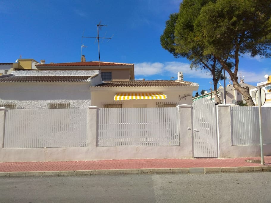 House from outside
Casa desde fuera