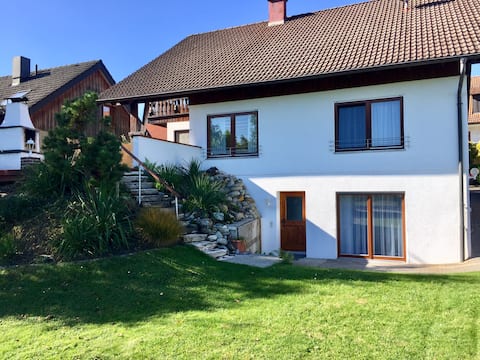 Neu renoviertes Studio mit Blick ins Grüne