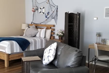 Lake Havasu City Guesthouse with Boat parking