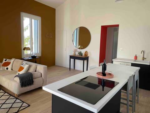 Luxury 2-bedroom apartment in traditional stone farmhouse