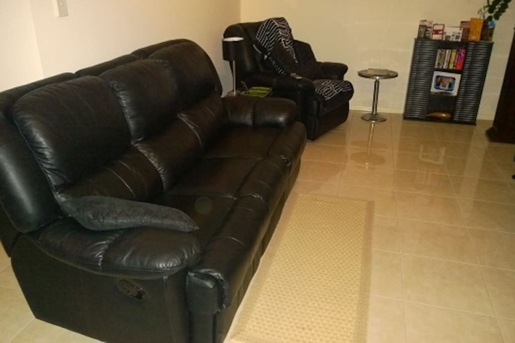 Lounge/ TV area