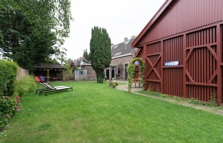 fantastic house, giant garden!