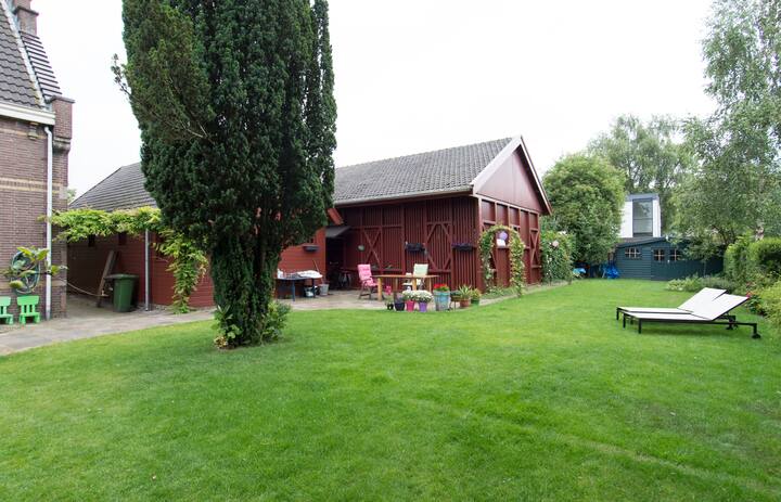 fantastic house, giant garden!
