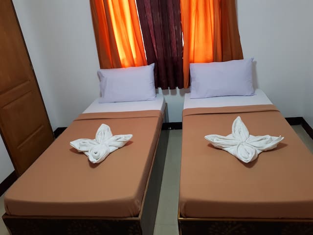 MKB PENSION - Twin Room with Balcony