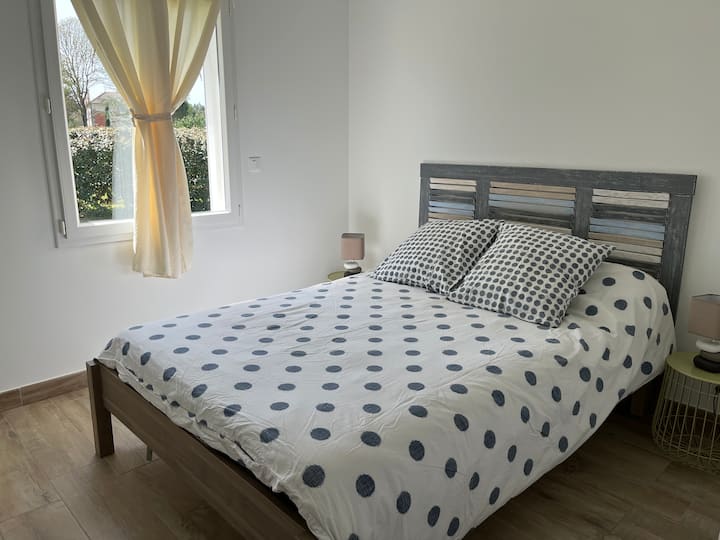 Спална соба 2
Кревет 2 лица 140