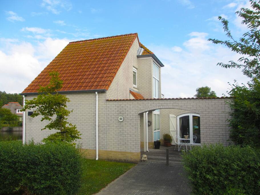 door deze entree komt u binnen