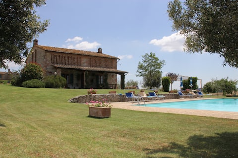 Panoramic villa in Crete Senesi, overlooking Siena.