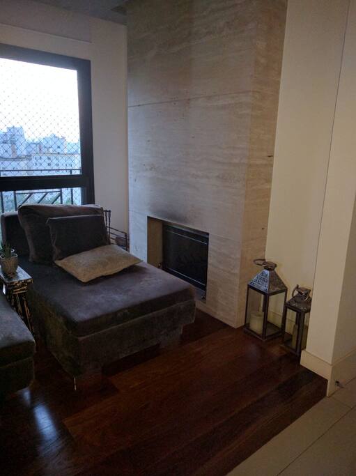 Fireplace - no furniture