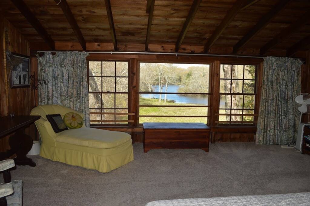Part of the seating area in the Pond Room with cable tv