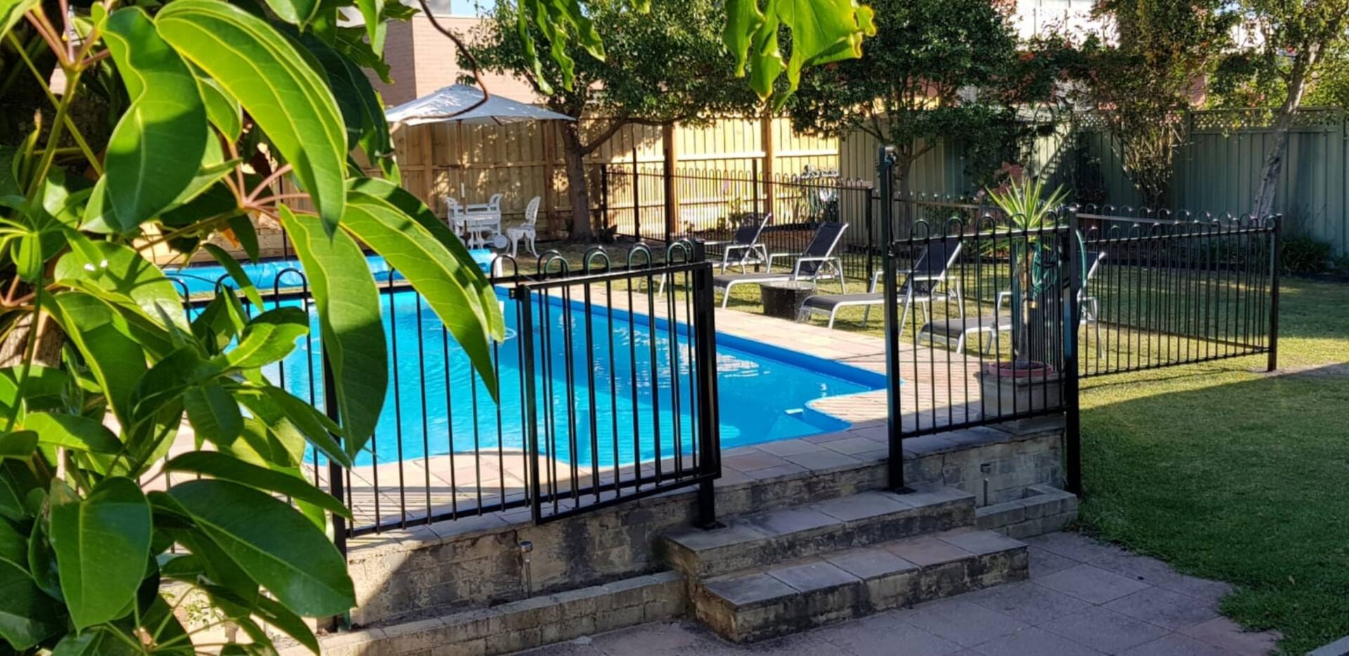 Rosebud Sea Central Holiday Destination with Outdoor Pool — photo 2