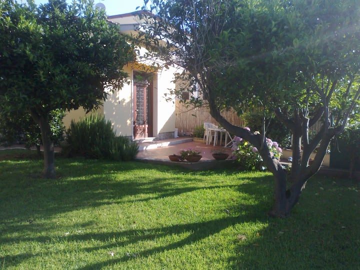 One Bedroom House With Garden. - Fondi