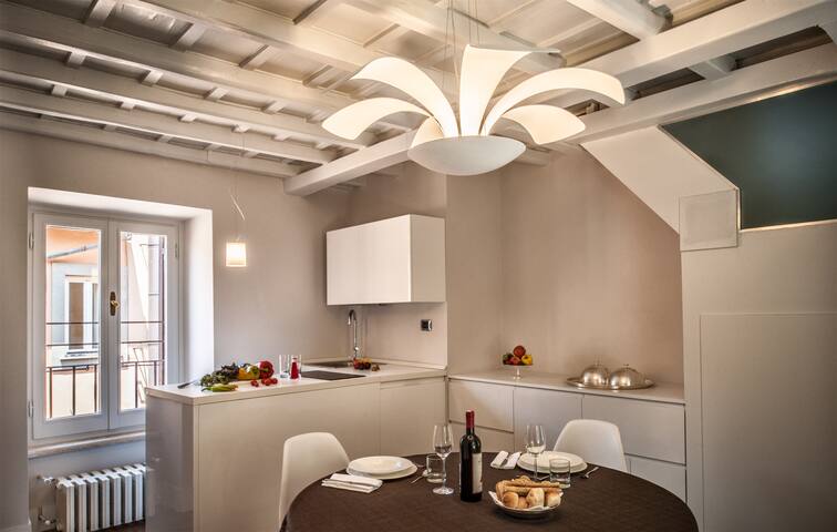 47 Luxury Trevi Apartment gallery image 3
