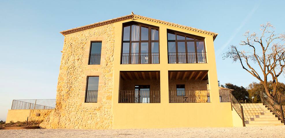 MAGNÍFICA MASIA s.XVIII EN UN ENTORN IDÍLICO gallery image 2