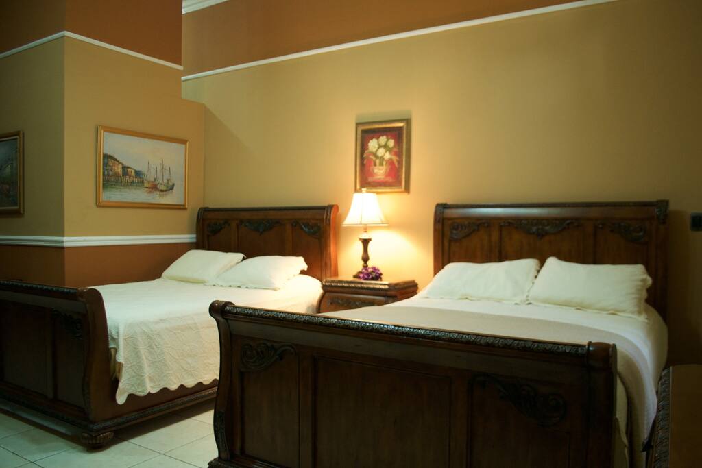 2 Full Size Bed