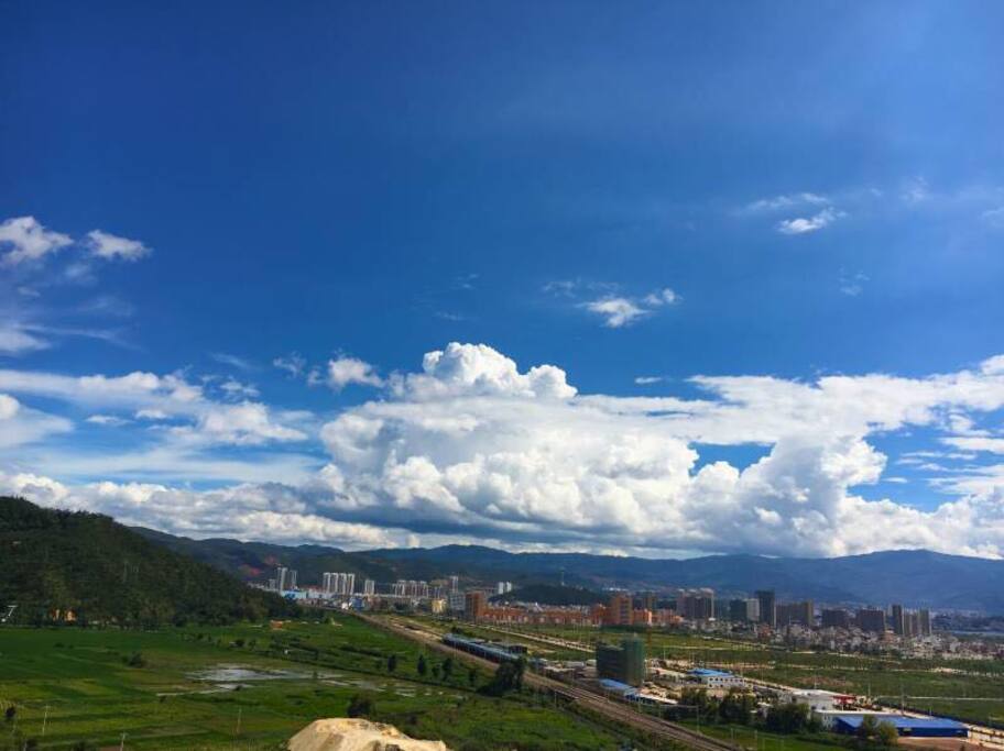青山绿水蓝天白云