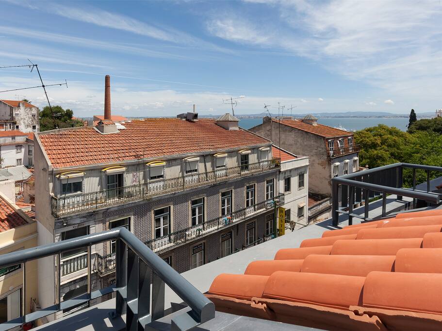 Superior One Bedroom Apartment