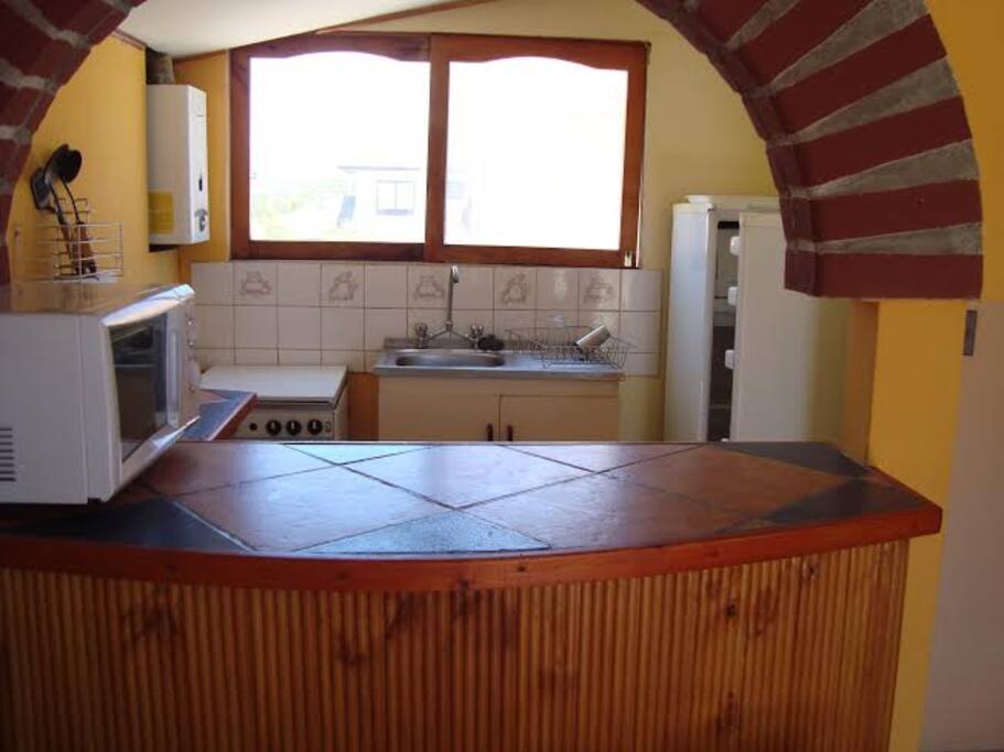 Cocina equipada y luminosa