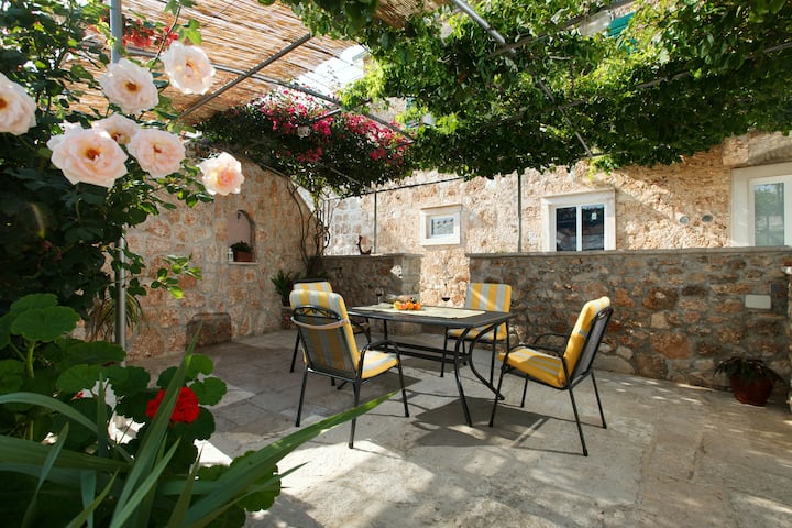 Brač Vacation Rentals & Homes - Split-Dalmatia County, Croatia | Airbnb
