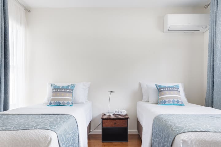 Estoy Cabarita-New Villas-lakefront-swimming Pool gallery image 4