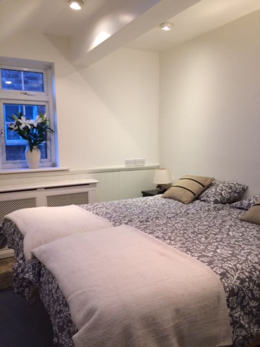 Lovely bright twin bedroom