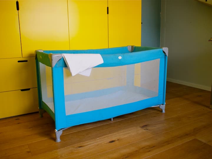 Je tu aj možnosť detskej postieľky.