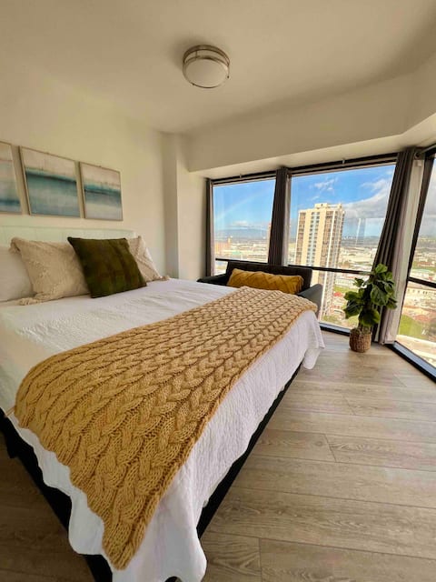 Modern 1 Bedroom Condo in Downtown Honolulu