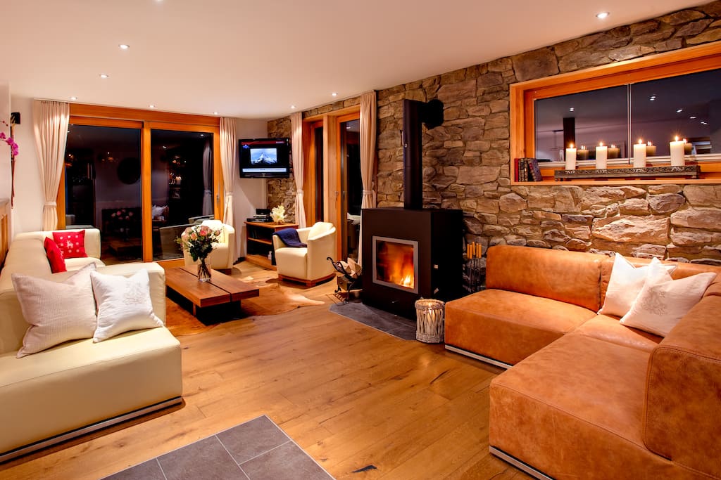The fireplace and geothermal heating reduce the chalet's carbon foot-print as much as possible.