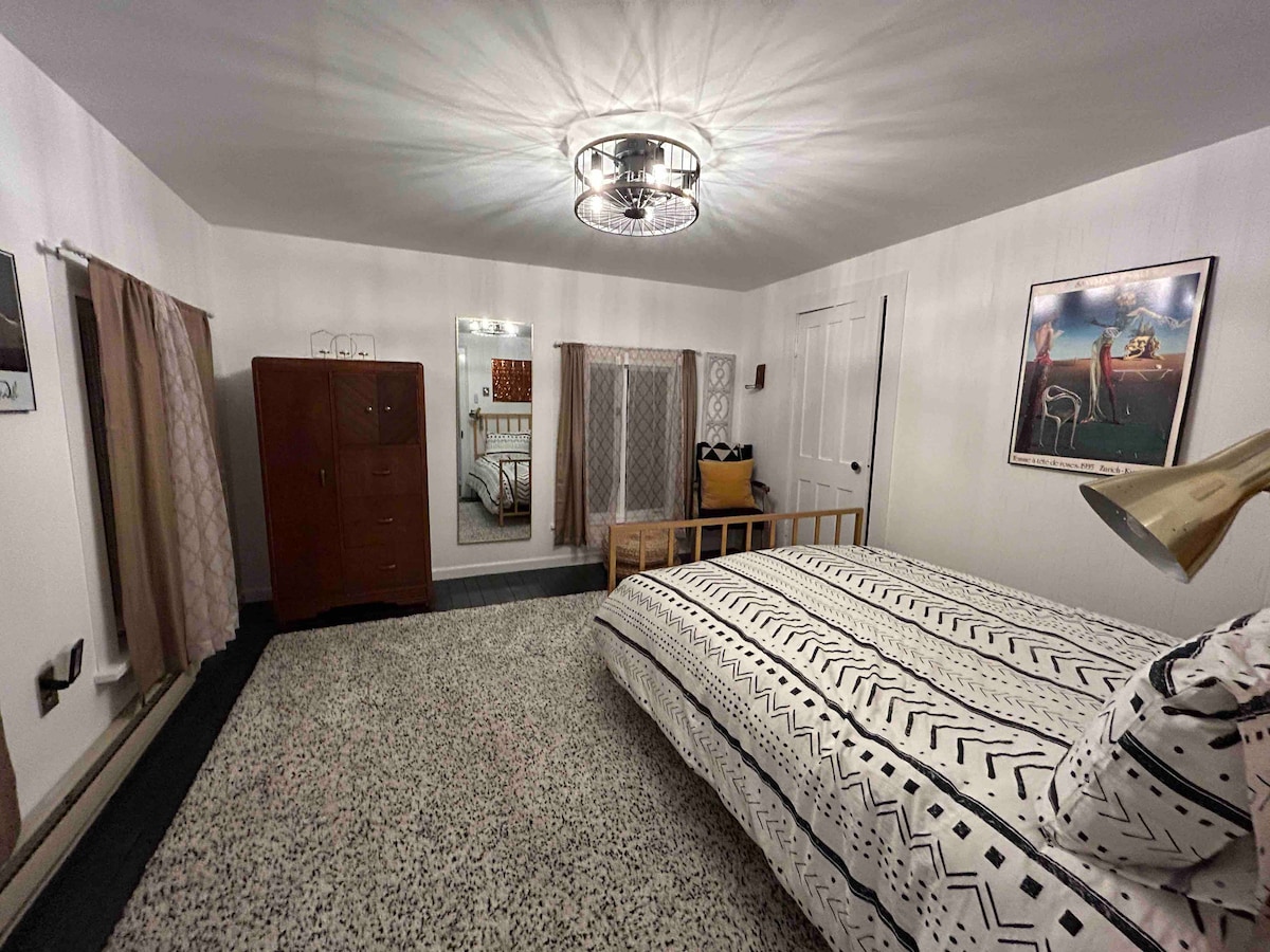 The Dali- Sun bathed corner room