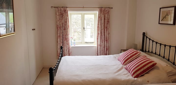 ห้องนอนคู่ + เตียงเดี่ยว