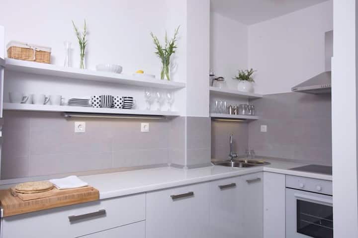 Sunscape apartment 1- Modern & cozy