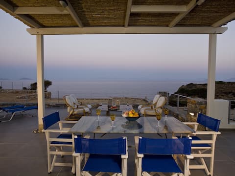 Naxos Beachfront House Thesseus