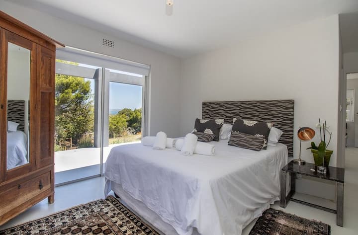 Spálňa s výhľadom na more 3