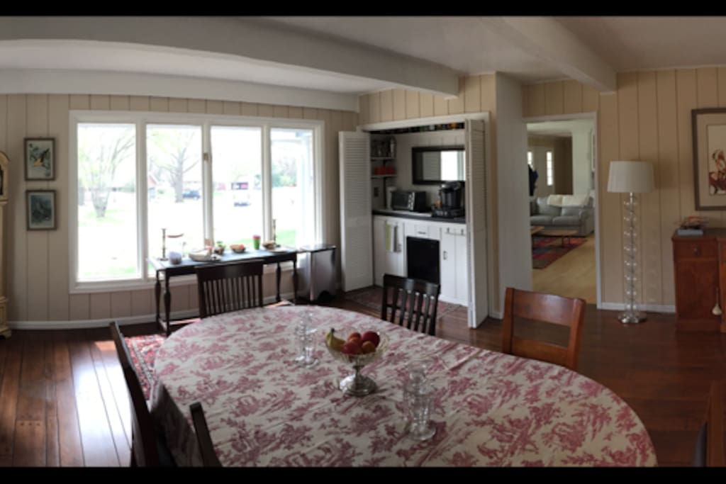 Dining room with breakfast bar